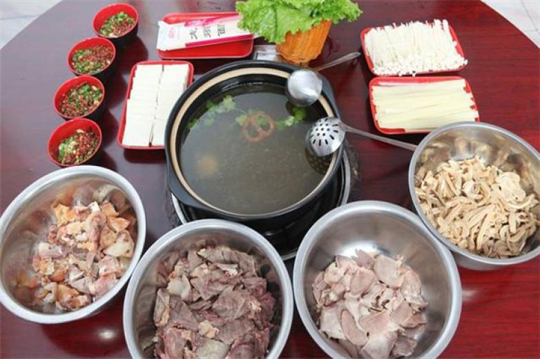 彝鄉(xiāng)牛湯鍋