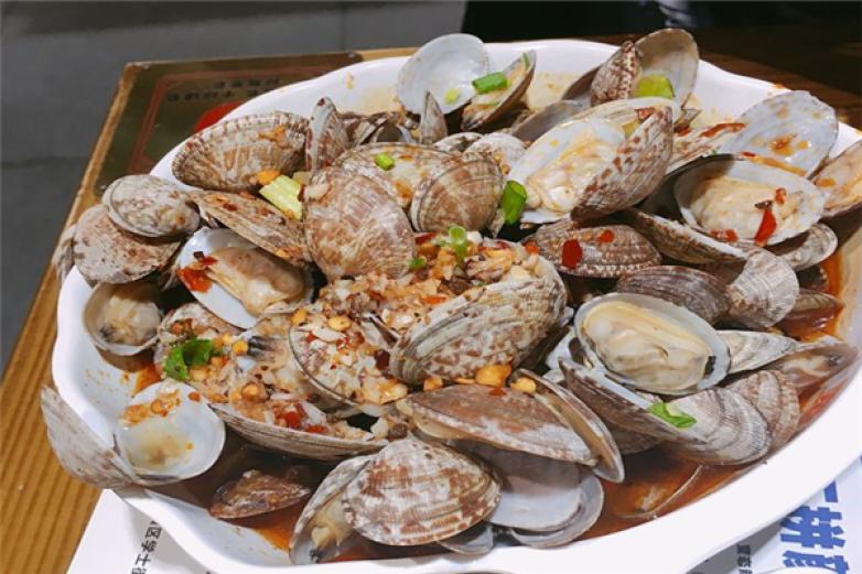 辣三多炭火蛙鍋