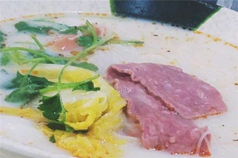 初燙骨湯麻辣燙