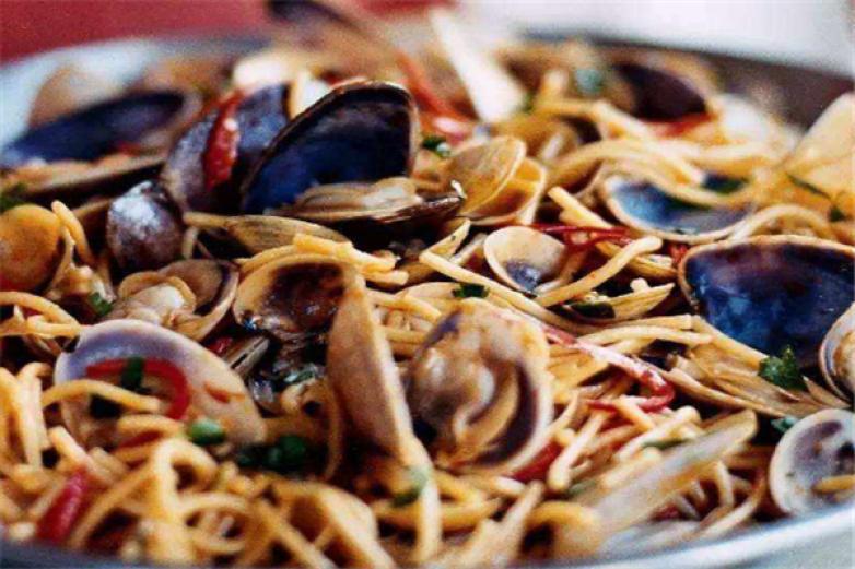 阿婉三汁海鮮燜面