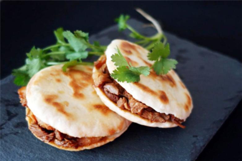 鑫鼎天億老潼關(guān)肉夾饃