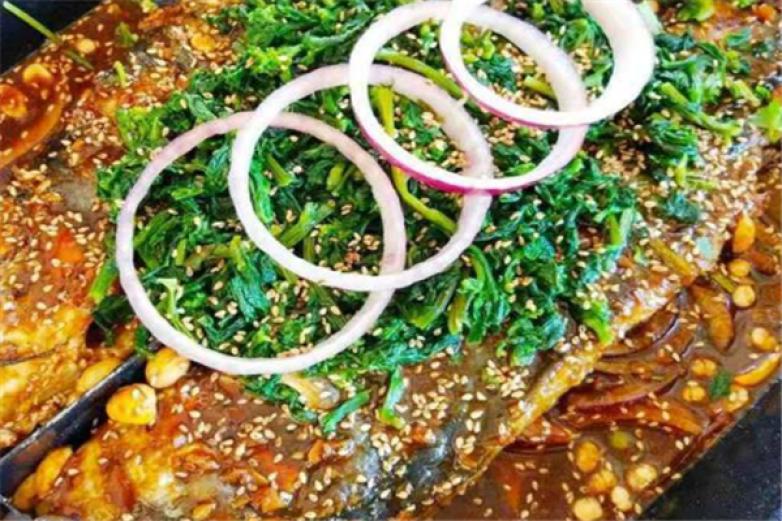 舒適小板凳烤魚(yú)