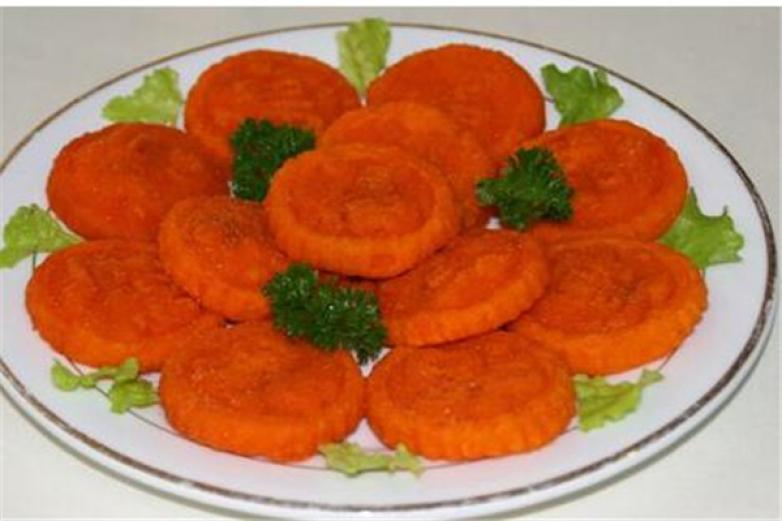 唐汗隆肥?；疱?/></p><p>選用上等的好肉，做營養(yǎng)美味的肥?；疱?，唐汗隆肥牛火鍋為我們的生活帶來更多的健康生活，為提供便捷的加盟項(xiàng)目</p><p>唐汗隆肥?；疱佭x用上等肥牛，精選的品質(zhì)，優(yōu)佳的口味</p><p>唐汗隆肥?；疱伒摹胺逝！钡挠⑽氖莃eef in hot pot，直譯為“放在熱鍋里食用的牛肉”</p><p>它既不是一種牛的品種，也不是單純育肥后屠宰的牛，更不是肥的牛，而是經(jīng)過排酸處理后切成薄片在火鍋內(nèi)涮食的部位，被稱為“肥?！?/p><p>唐汗隆肥牛火鍋要經(jīng)過嚴(yán)格的挑選和先進(jìn)的排酸工藝，通常選擇優(yōu)質(zhì)的腰背部的“背較長肌”和腹部去骨肌肉修割成形，制成“肥牛坯”送往餐廳</p><p>再經(jīng)專用機(jī)械刨成薄片，然后蘸以美味的調(diào)料在火鍋內(nèi)涮熟，吃到嘴里的才是真正的“肥?！?/p><p>唐汗隆肥?；疱佭x用的合理的育肥牛，經(jīng)穆斯林或屠宰后，采用先進(jìn)的國際上新興的肉厚成熟處理技術(shù)，精細(xì)加工而成不同規(guī)格、適應(yīng)不同烹調(diào)要求的、以不同方式包裝的冷藏保鮮肉、冷藏部位肉</p><p>唐汗隆肥牛火鍋這些優(yōu)質(zhì)牛肉色鮮味美，香嫩可口、大理石花紋豐富，含有各種營養(yǎng)成份，適合綠色食品的要求，不論涮還是烤都能達(dá)到瘦而不柴、肥而不膩的境界，所以適合更多的人前來食用</p><p>唐汗隆肥牛是一種高密度食品，美味而且營養(yǎng)豐富，不但提供豐富的蛋白質(zhì)、鐵、鋅、鈣還是每天需要的維生素B群，包括葉酸、維生素B和核黃素等的優(yōu)佳來源</p><p>吃唐汗隆肥?；疱伩梢耘浜虾ｕr和青菜，海鮮中含有豐富的蛋白質(zhì)、鐵、維生素，營養(yǎng)更豐富，更易于吸收</p><p></p>
                </div>
                <div   id=