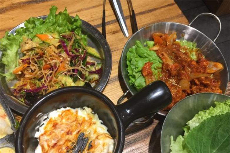 老板娘的烤肉店