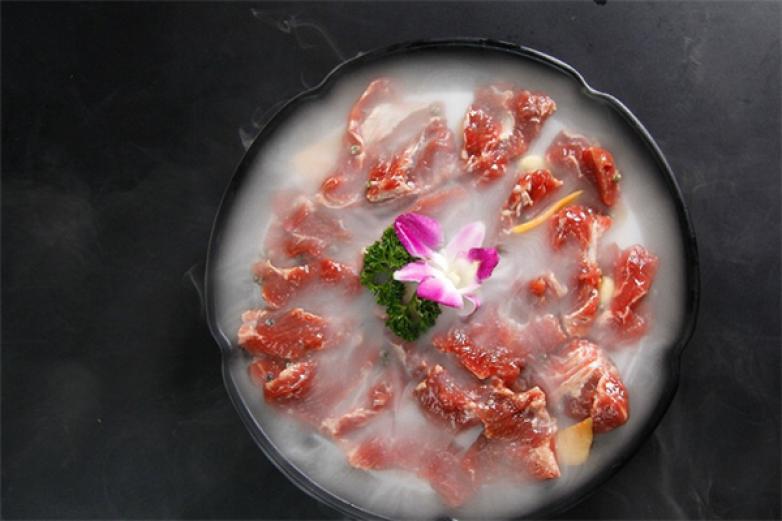 青轉牛腩鮮火鍋