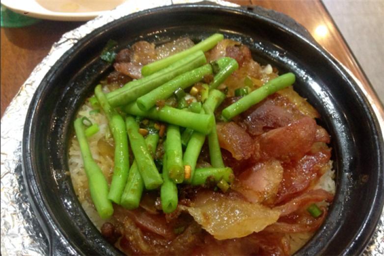 暖記臘味煲仔飯