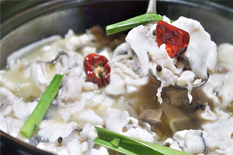 十三椒老壇酸菜魚(yú)