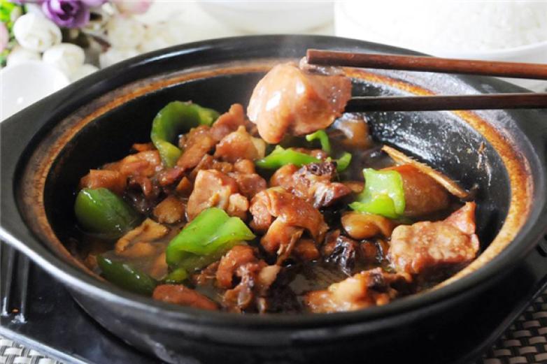 金地國(guó)際城黃燜雞米飯