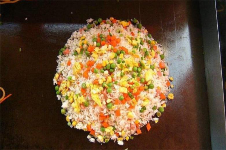 飯飯獸港式鐵板炒飯