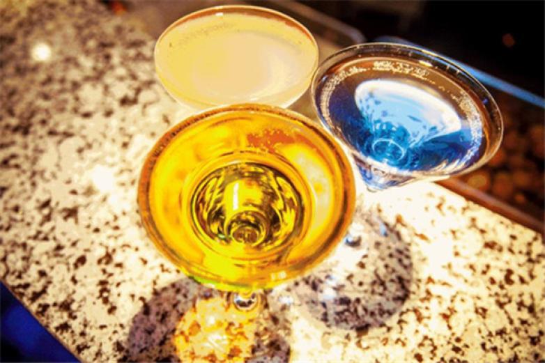 露西盧卡電競潮飲吧