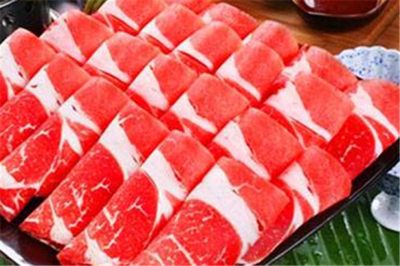 煌釜肥?；疱?/></p><p>精選中國優(yōu)質(zhì)良的山東黃牛品種，經(jīng)中科院培育開發(fā)，博采眾長，使用當(dāng)前世界上先進的屠宰冷藏技術(shù)及設(shè)備，運用國際上較新款的排酸技術(shù)，生產(chǎn)出肉質(zhì)鮮嫩、品質(zhì)合格的牛肉食品</p><p><p>選料考究，加工精細，更講究營養(yǎng)結(jié)構(gòu)的合理搭配，產(chǎn)品造型美觀別致，觀之色彩紅白相間、錯落有致，食之鮮嫩馨香、回味無窮，做到既可養(yǎng)眼怡情，又可大飽口福</p></p><p><img src=