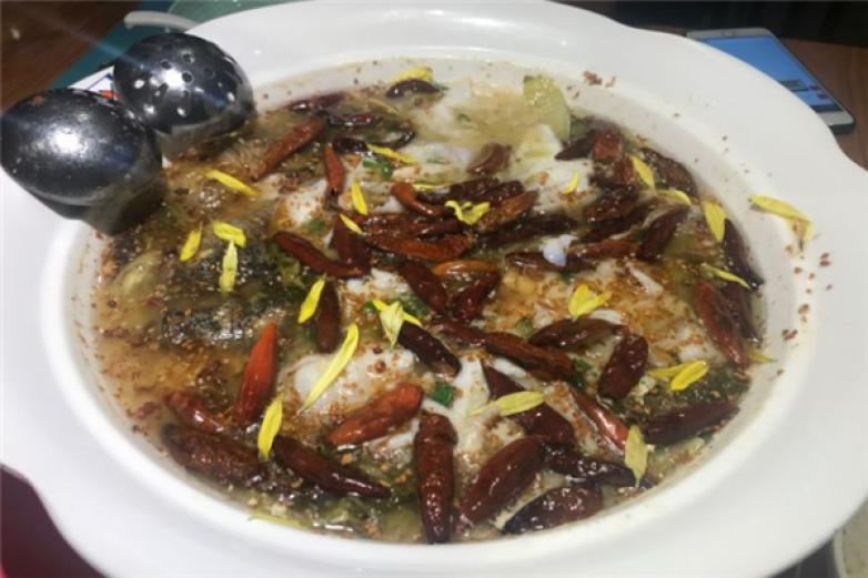 撒網(wǎng)酸菜魚(yú)