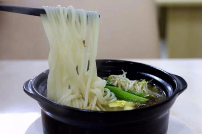 鄭志龍云南過橋米線