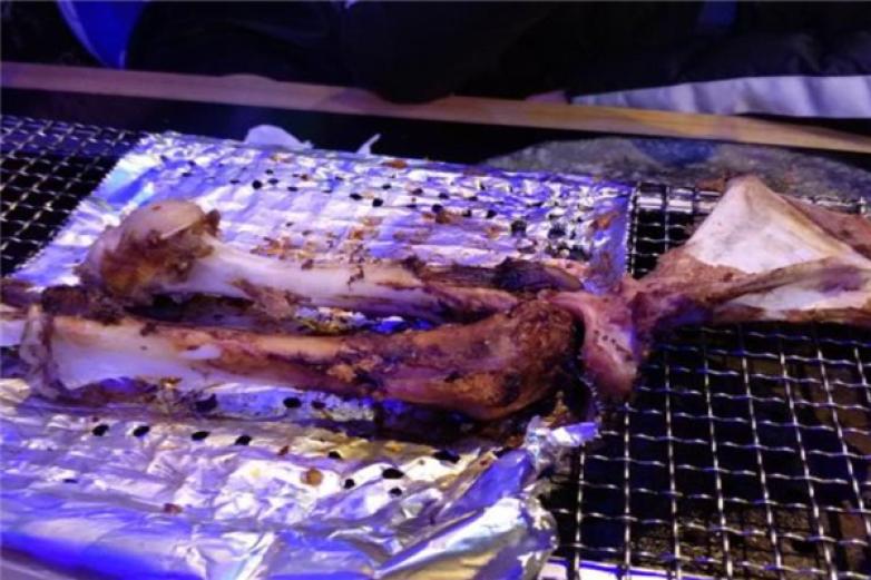 狼來(lái)了碳烤羊腿