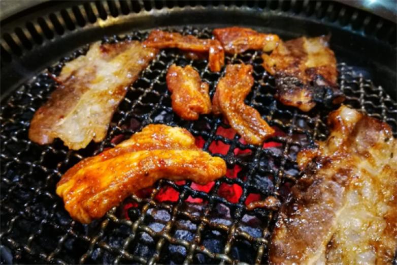 喝丟一只鞋燒烤