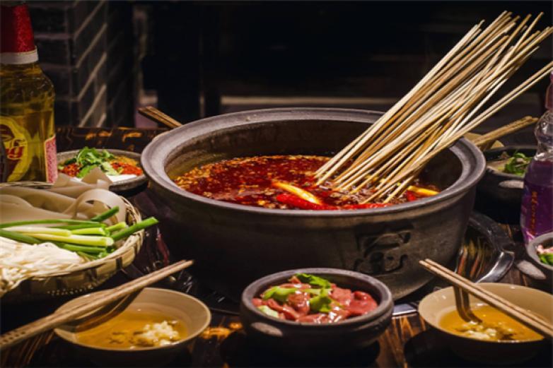 薦福川椒窯罐串串香