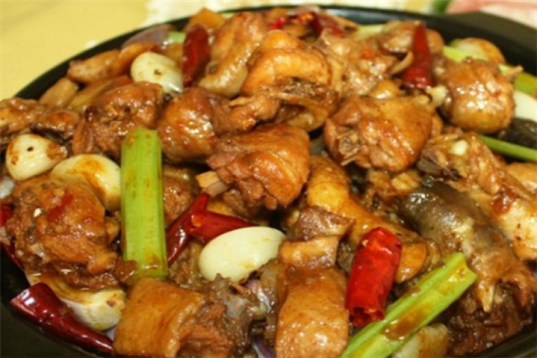 易烹餐飲雞煲王