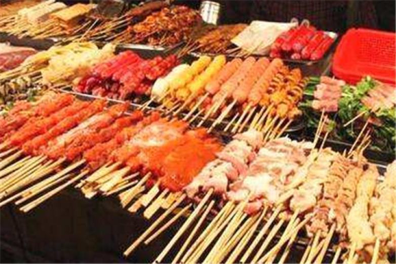 周末鋪?zhàn)訚h派炭火烤肉