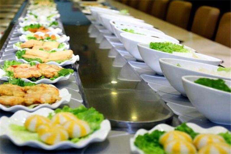 撈排隊(duì)旋轉(zhuǎn)火鍋