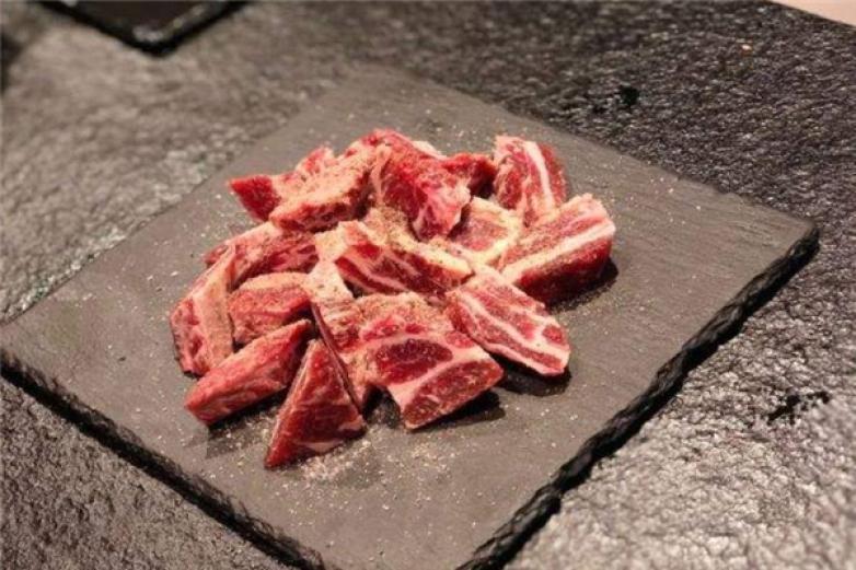 隔壁老王東北烤肉