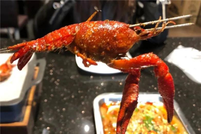 川流不息小龍蝦