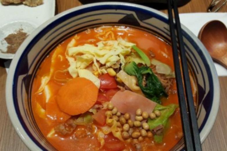 花車(chē)滇香花漾米線