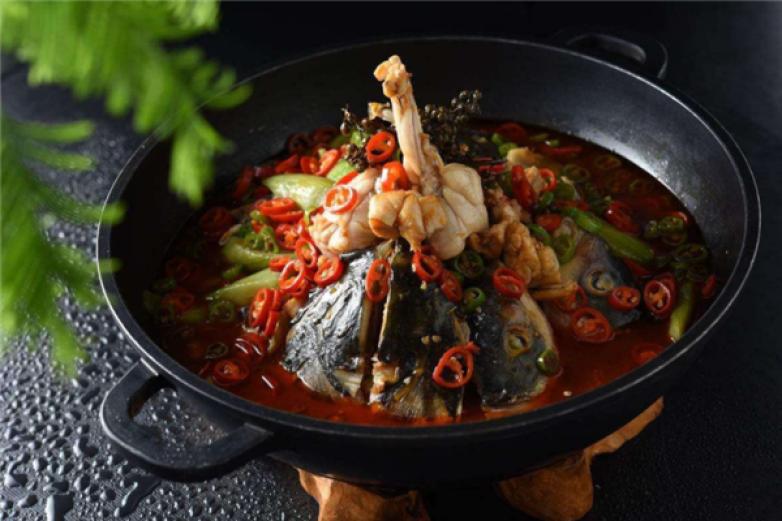 辣三瘋美蛙魚頭火鍋