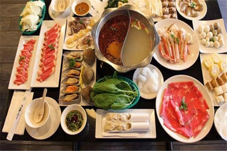 火?；疱?/></p><p>火?；疱佁卣骰疱伨哂幸慌鷮I(yè)的精英團(tuán)隊(duì)做品牌營(yíng)銷籌劃，加盟火?；疱佁卣骰疱?，支持多，比較有提高/增加</p><p><p>重慶火廚餐飲管理有限公司是一家定位于餐飲管理、技術(shù)支持、產(chǎn)品研發(fā)、原材料供應(yīng)、專業(yè)人才推薦、品牌推廣</p></p><p><img src=