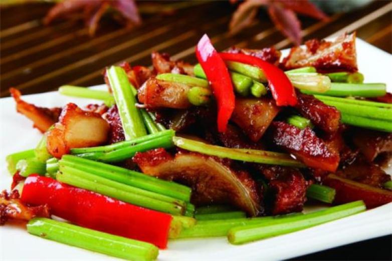 祿福鑫鄉(xiāng)村殺豬菜