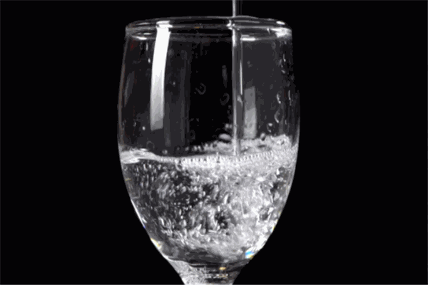 醇香濃情壇子山白酒