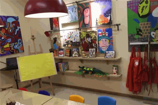 彩斑兒童美術(shù)