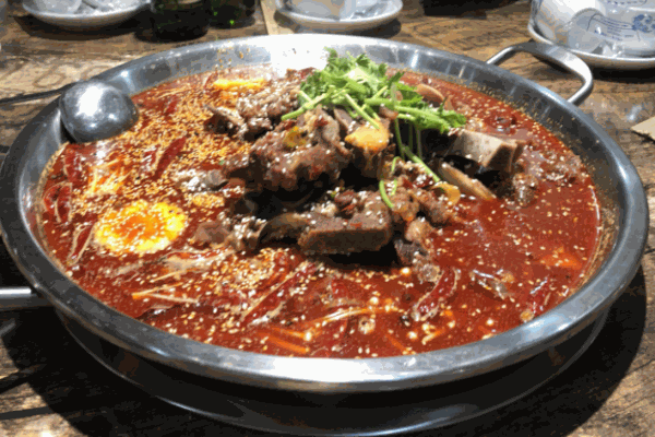 牛辣火鍋