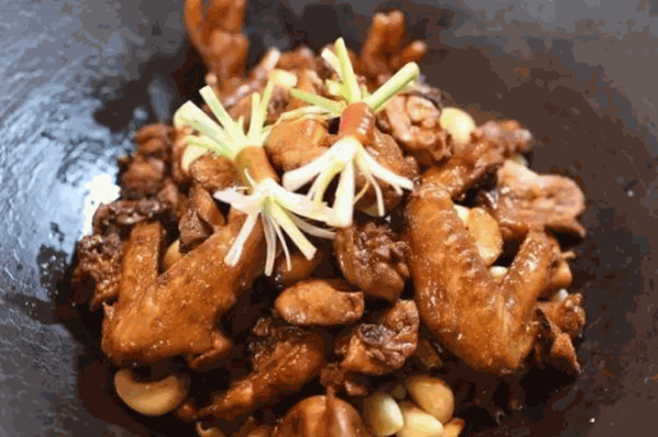 羅洪斌鐵鍋柴雞