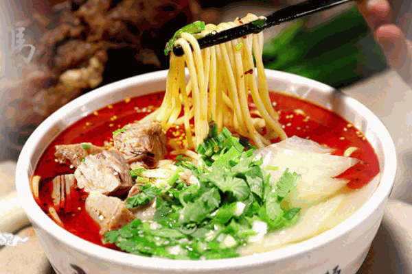馬路牙子牛肉面