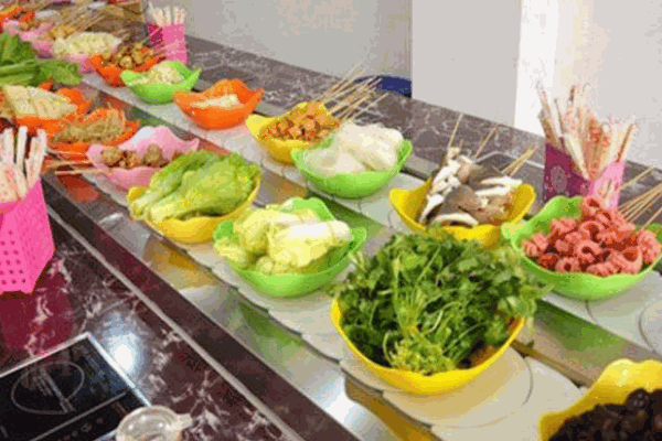 荷間辣月旋轉(zhuǎn)小火鍋