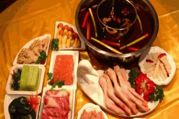 羊小二旋轉(zhuǎn)小火鍋