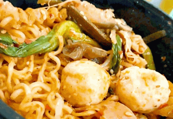 芳焰秤盤麻辣燙