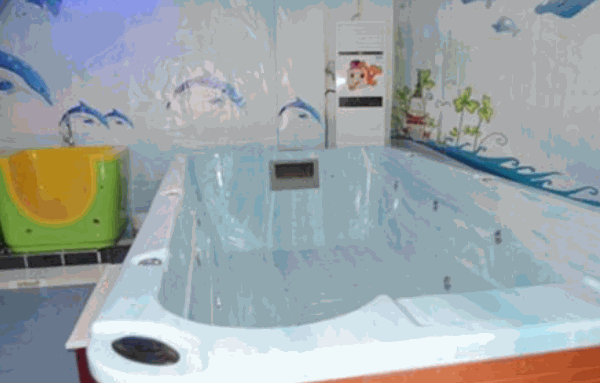 悅悅滿嬰兒游泳館