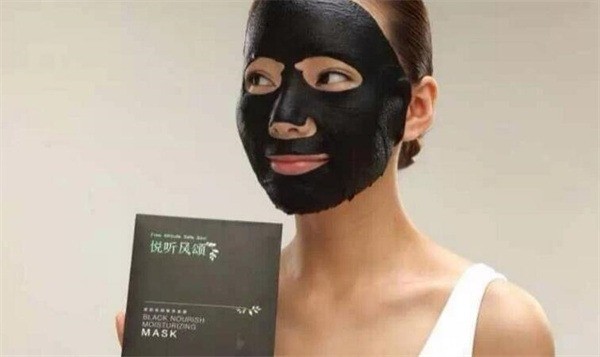 韓束黑面膜