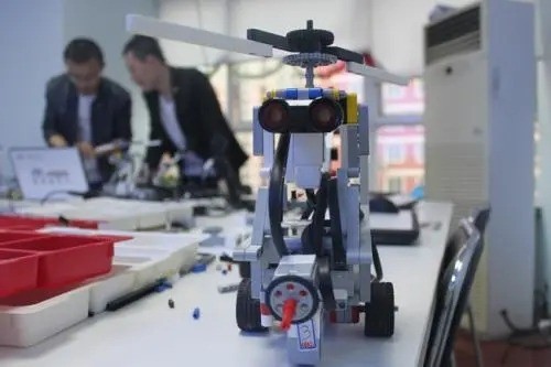 碼小高機(jī)器人