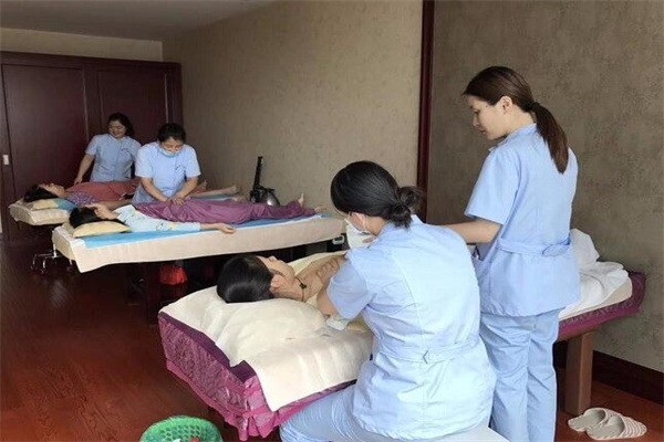 伊養(yǎng)母嬰用品