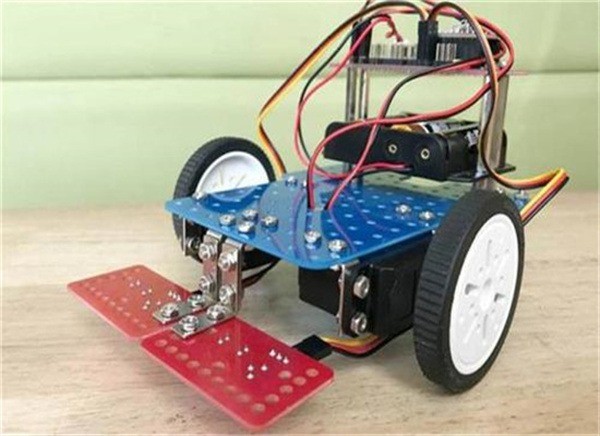 德兒塔機器人教育