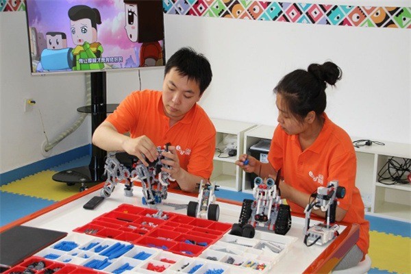 創(chuàng)樂機器人