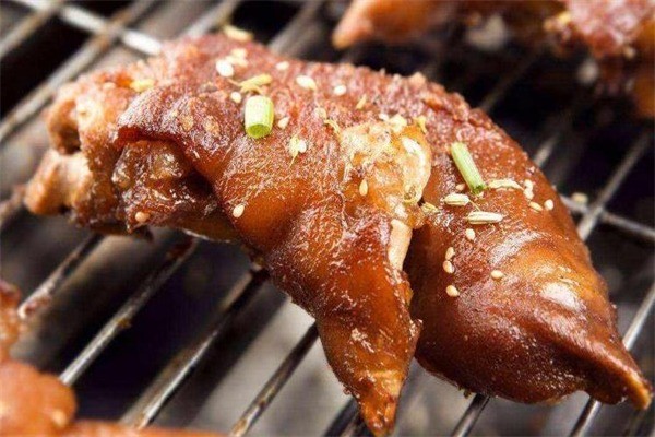 萬(wàn)美人烤豬蹄