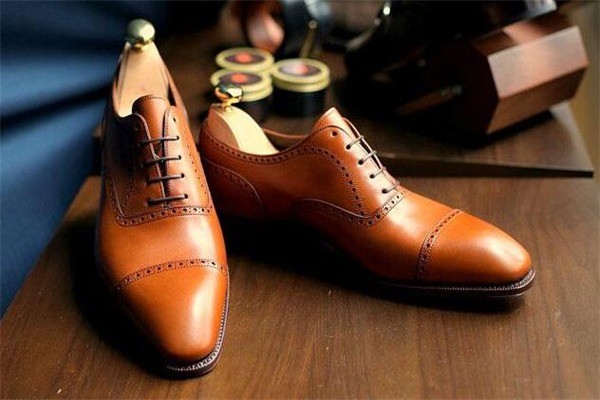 鞏氏鞋掌柜皮革護(hù)理