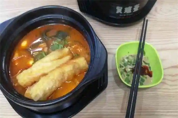 吳瑾萱砂鍋麻辣燙