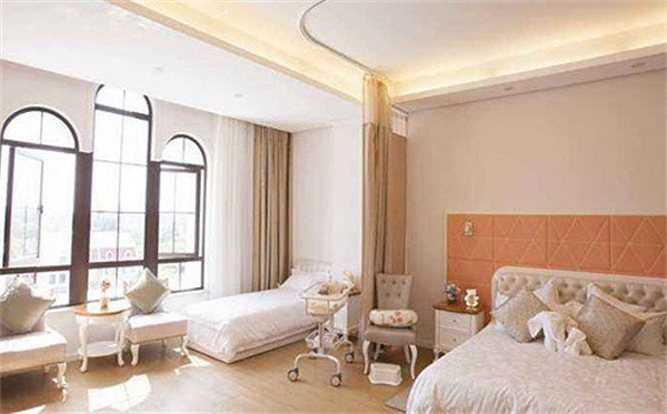 東方愛堡國際移動月子會所