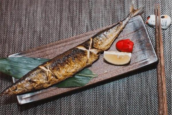 心里海匠烤秋刀魚