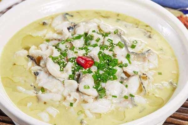 魚沒(méi)有酸菜魚米飯