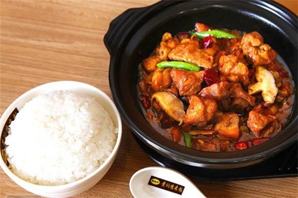 蘇大炮黃燜雞米飯